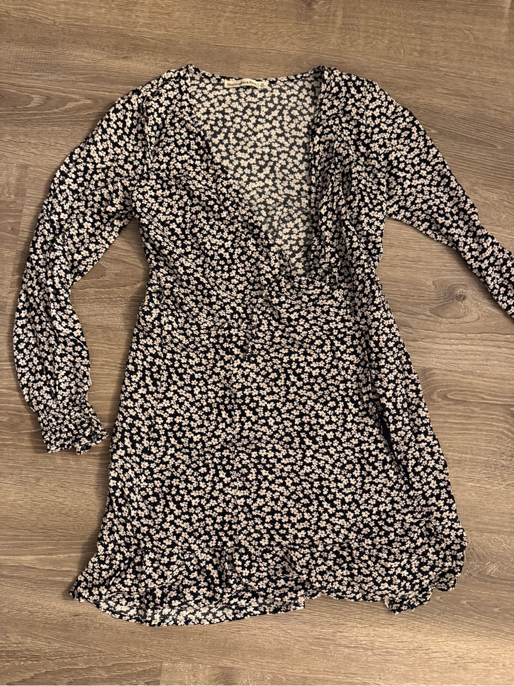 Abercrombie & Fitch Black Floral Long-Sleeve Wrap Dress
